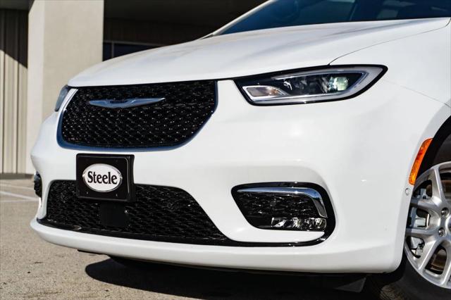 2025 Chrysler Pacifica PACIFICA SELECT