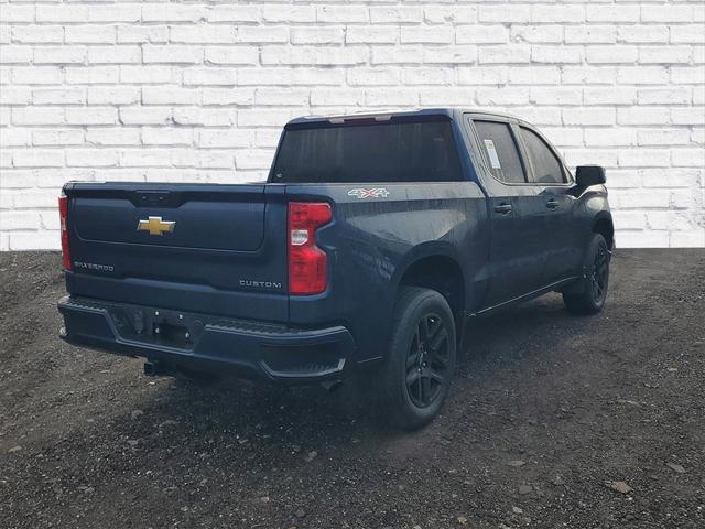2022 Chevrolet Silverado 1500 4WD Crew Cab Short Bed Custom