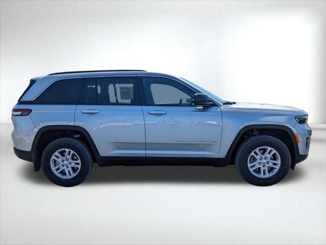 2025 Jeep Grand Cherokee GRAND CHEROKEE LAREDO 4X2