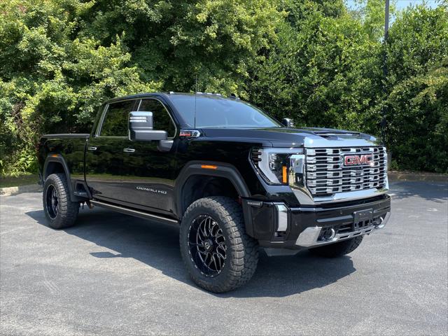 2024 GMC Sierra 2500HD 4WD Crew Cab Standard Bed Denali