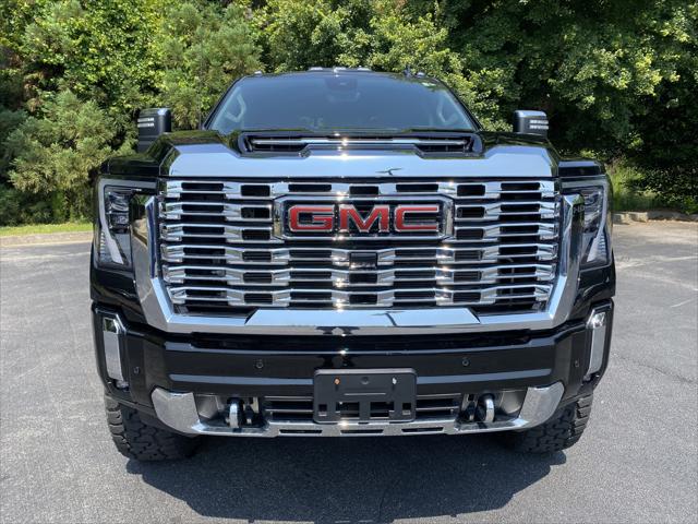 2024 GMC Sierra 2500HD 4WD Crew Cab Standard Bed Denali