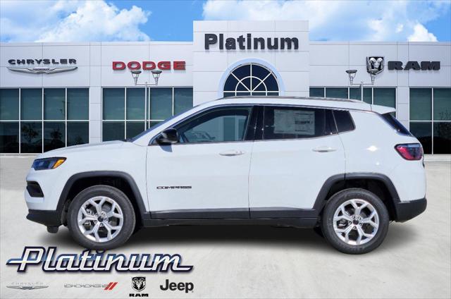 2025 Jeep Compass COMPASS LATITUDE 4X4