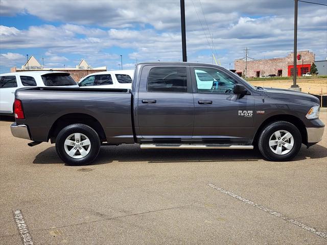 2019 RAM 1500 Classic SLT Crew Cab 4x4 64 Box