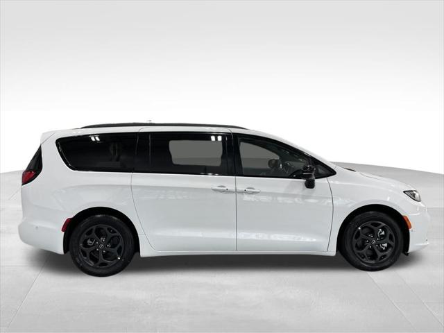 2025 Chrysler Pacifica Hybrid PACIFICA PLUG-IN HYBRID S APPEARANCE