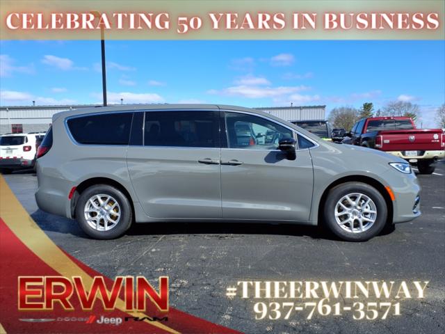 2025 Chrysler Pacifica PACIFICA SELECT