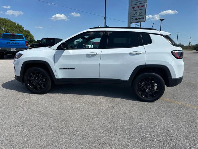 2025 Jeep Compass COMPASS LATITUDE 4X4