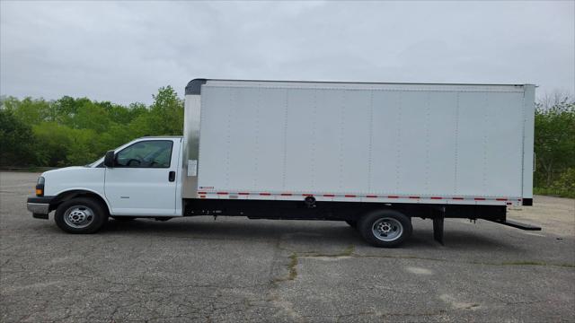 2025 GMC Savana Cutaway Work Van