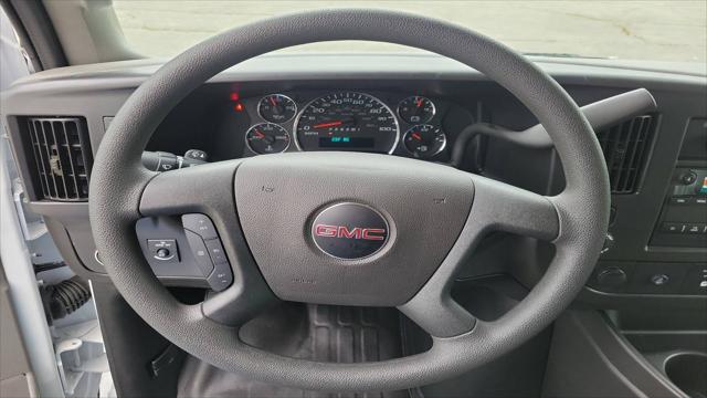 2025 GMC Savana Cutaway Work Van