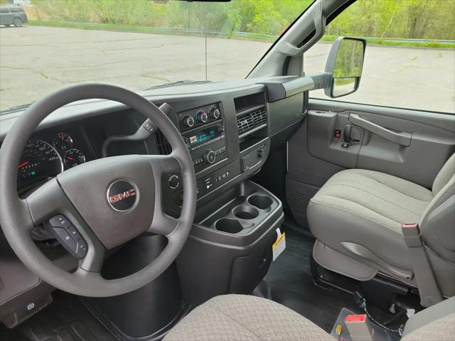 2025 GMC Savana Cutaway Work Van