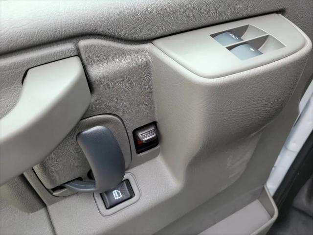 2025 GMC Savana Cutaway Work Van