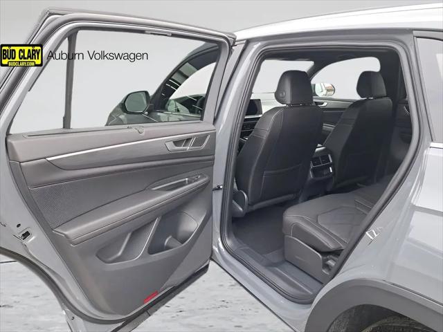 2025 Volkswagen Atlas Cross Sport 2.0T SE w/Technology
