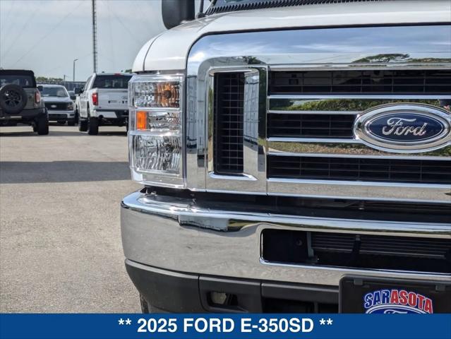 2025 Ford E-350 Cutaway E-Series Cutaway