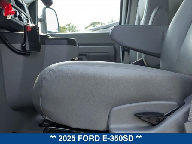 2025 Ford E-350 Cutaway E-Series Cutaway