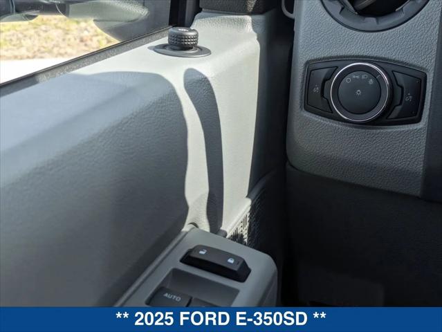 2025 Ford E-350 Cutaway E-Series Cutaway