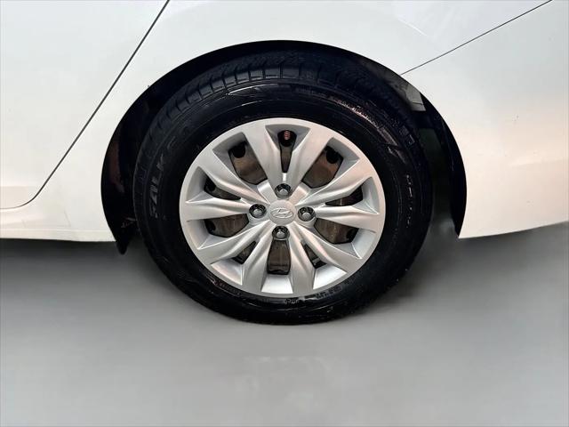 2020 Hyundai Accent SE