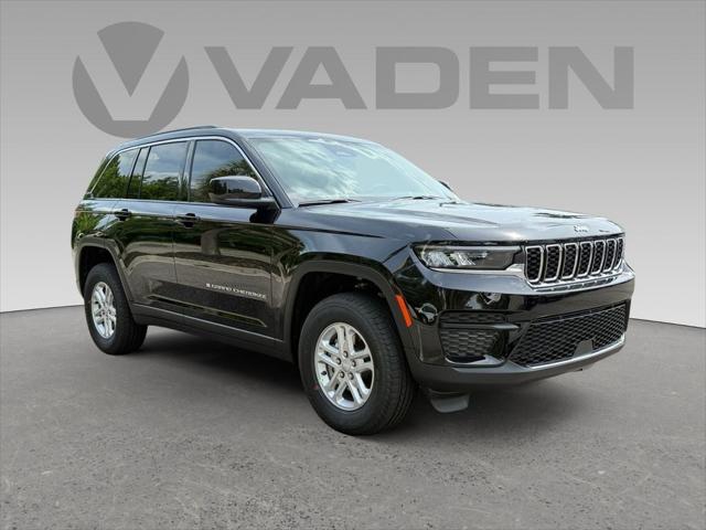 2025 Jeep Grand Cherokee GRAND CHEROKEE LAREDO 4X4
