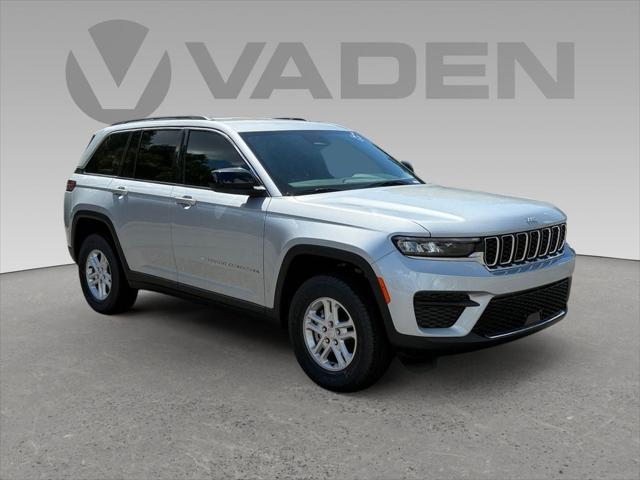 2025 Jeep Grand Cherokee GRAND CHEROKEE LAREDO 4X4