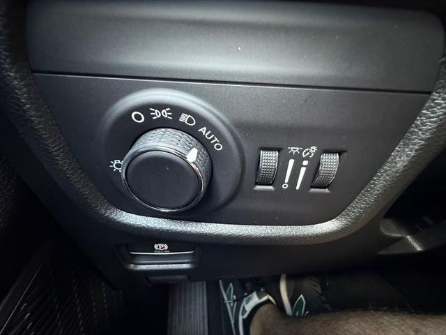 2025 Jeep Grand Cherokee GRAND CHEROKEE LAREDO 4X4