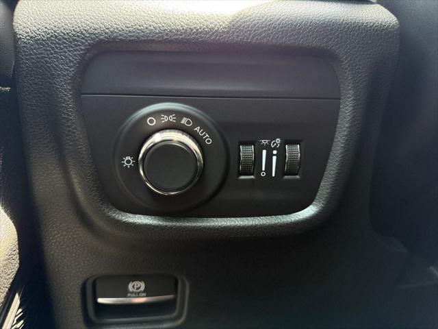 2025 Jeep Grand Cherokee GRAND CHEROKEE LAREDO 4X2