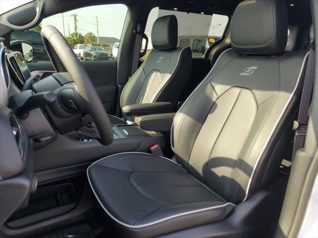 2025 Chrysler Pacifica PACIFICA LIMITED