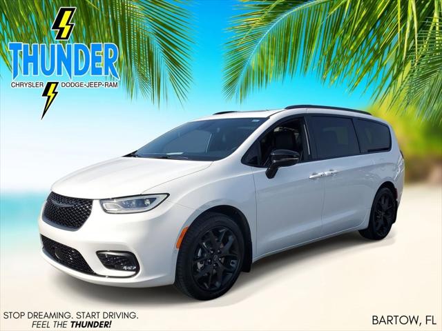 2025 Chrysler Pacifica PACIFICA LIMITED