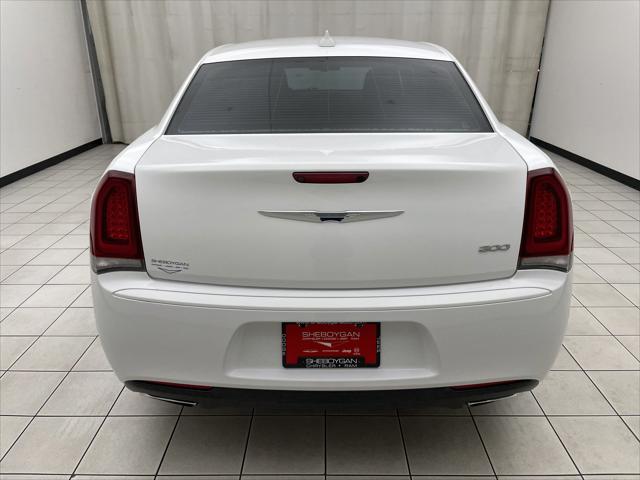 2018 Chrysler 300 Touring
