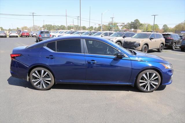 2022 Nissan Altima SR FWD