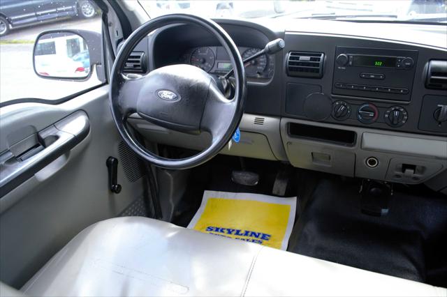 2006 Ford F-350 XL PICKUP 4D 8 FT