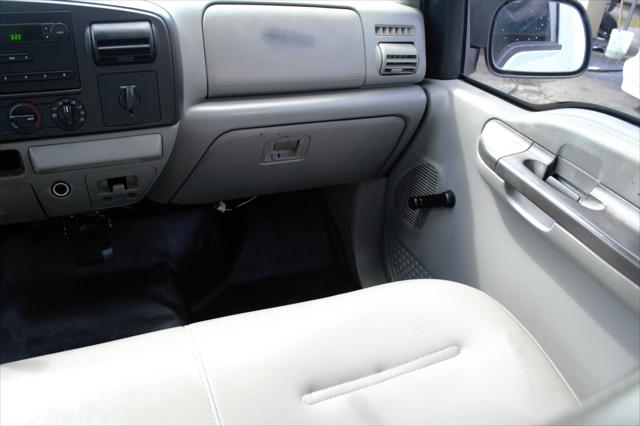 2006 Ford F-350 XL PICKUP 4D 8 FT
