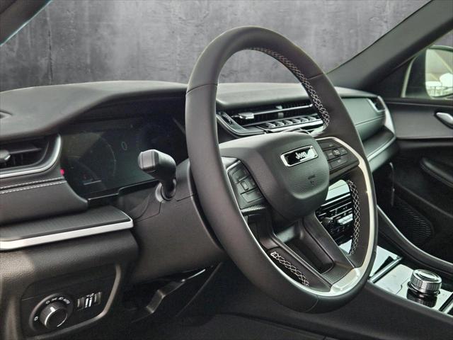 2025 Jeep Grand Cherokee GRAND CHEROKEE L LAREDO X 4X4