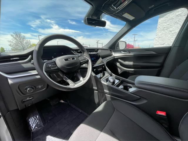 2025 Jeep Grand Cherokee GRAND CHEROKEE L LAREDO X 4X4