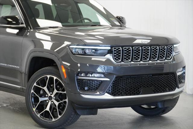 2025 Jeep Grand Cherokee GRAND CHEROKEE SUMMIT RESERVE 4X4