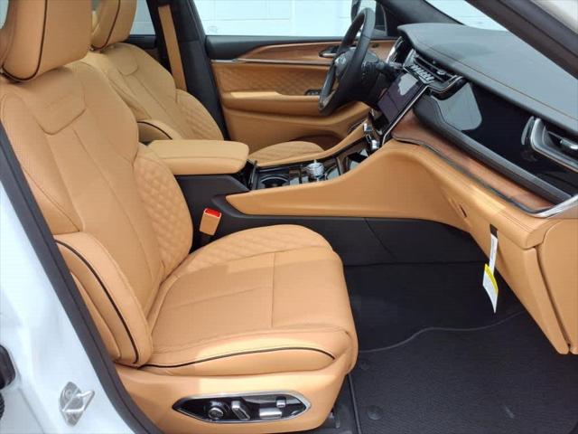 2025 Jeep Grand Cherokee GRAND CHEROKEE SUMMIT RESERVE 4X4