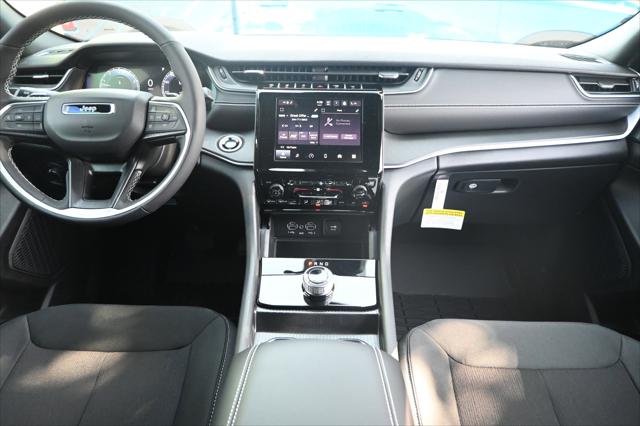 2025 Jeep Grand Cherokee GRAND CHEROKEE LAREDO X 4X2