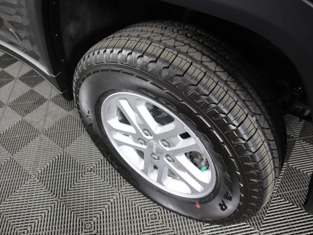 2025 Jeep Grand Cherokee Laredo 4x4