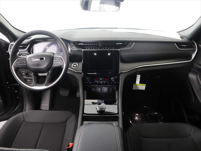2025 Jeep Grand Cherokee Laredo 4x4