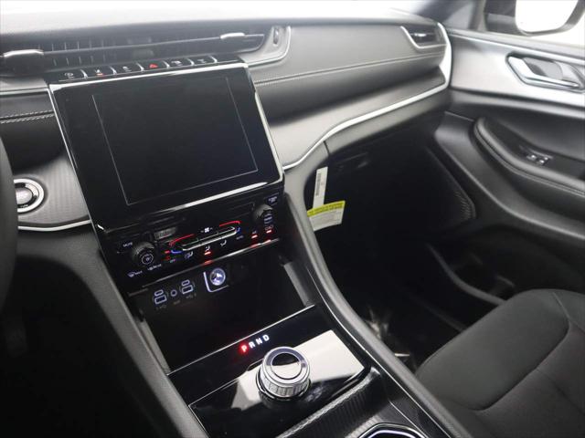 2025 Jeep Grand Cherokee Laredo 4x4