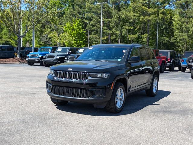 2025 Jeep Grand Cherokee GRAND CHEROKEE LAREDO X 4X4