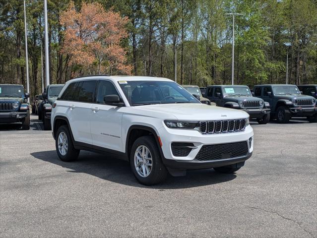 2025 Jeep Grand Cherokee GRAND CHEROKEE LAREDO X 4X4