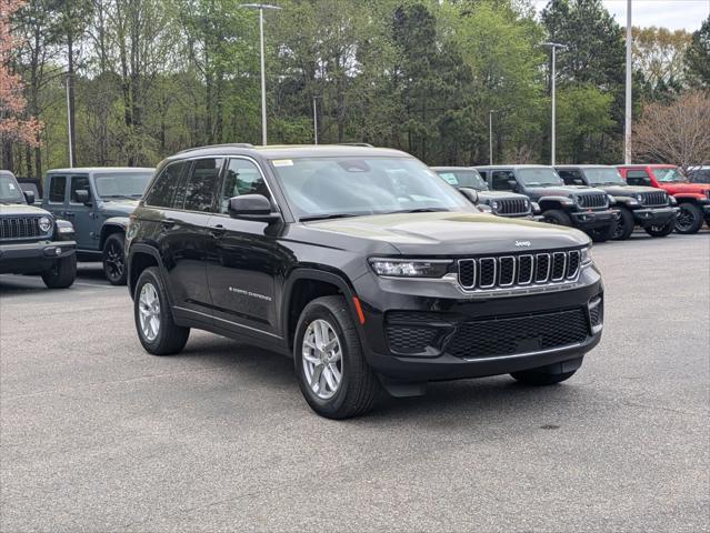 2025 Jeep Grand Cherokee GRAND CHEROKEE LAREDO X 4X4