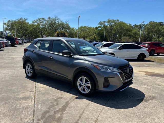 2022 Nissan Kicks S Xtronic CVT