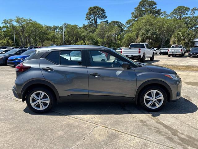 2022 Nissan Kicks S Xtronic CVT