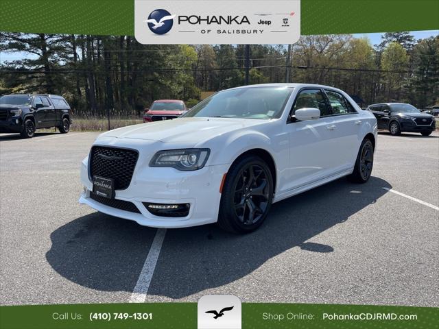 2023 Chrysler 300 Touring L