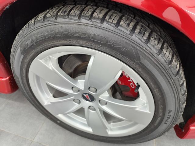 2006 Pontiac GTO Base: TWO DOOR-POWER LEATHER-6 CD-BLAUPUNKT SOUND-AUTO-6.0L V8