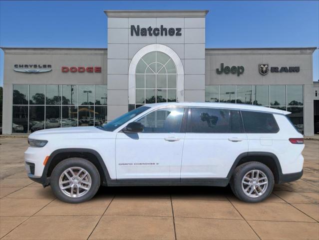 2023 Jeep Grand Cherokee L Laredo 4x4