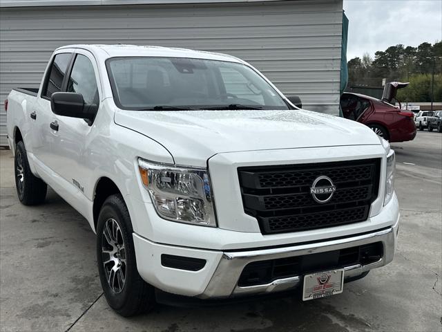 2023 Nissan TITAN Crew Cab SV 4x4