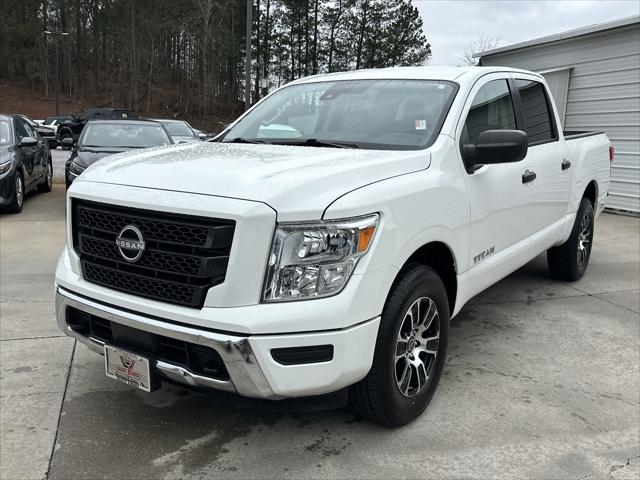 2023 Nissan TITAN Crew Cab SV 4x4