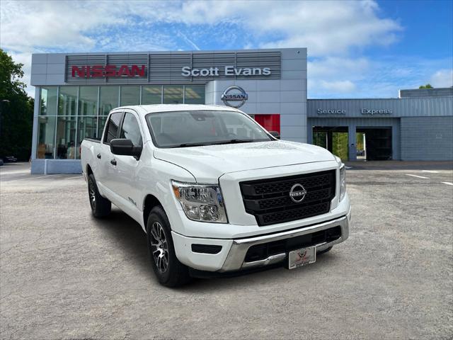 2023 Nissan TITAN Crew Cab SV 4x4