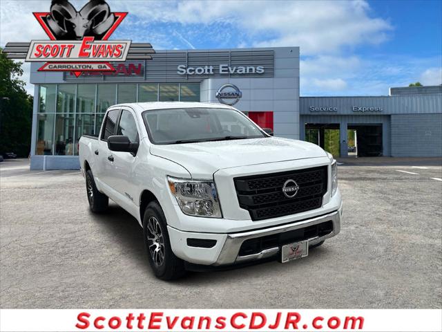 2023 Nissan TITAN Crew Cab SV 4x4