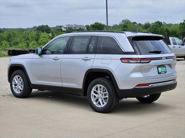 2025 Jeep Grand Cherokee GRAND CHEROKEE LAREDO X 4X4